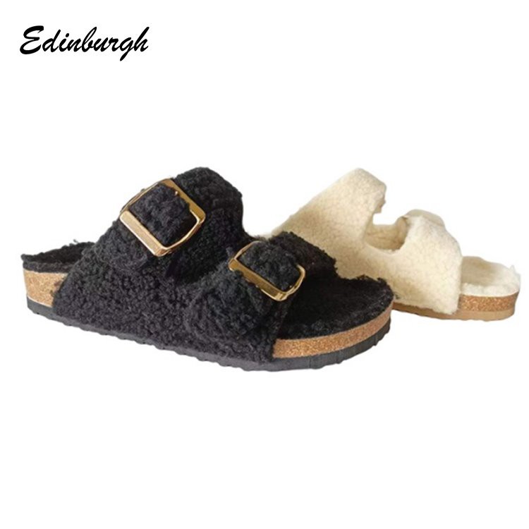 Stilige ortopediske sandaler